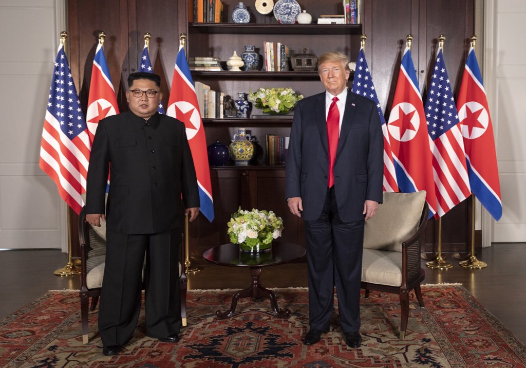 Trump-Kim_meeting_in_Capella_Hotel_(1).jpg