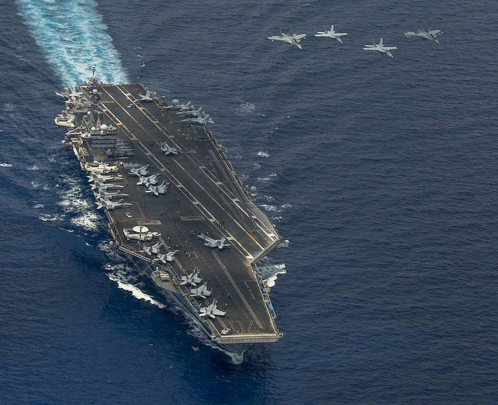 USS_Carl_Vinson_(CVN-70)_underway_in_the_South_China_Sea_in_May_2015.JPG