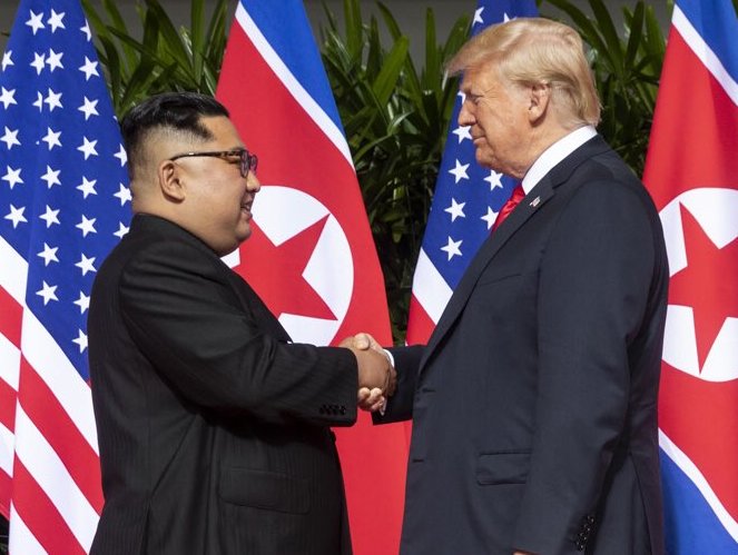 President_Trump_and_Kim_Jong-Un_meet_June_2018_(cropped).jpg
