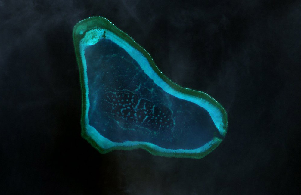 Scarborough_Shoal_Landsat.jpg