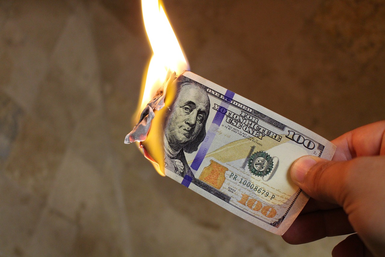 burning-money-2113914_1280.jpg