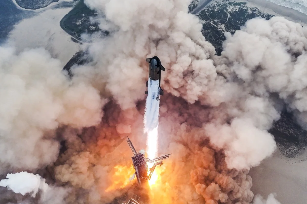Starship of Space X.png