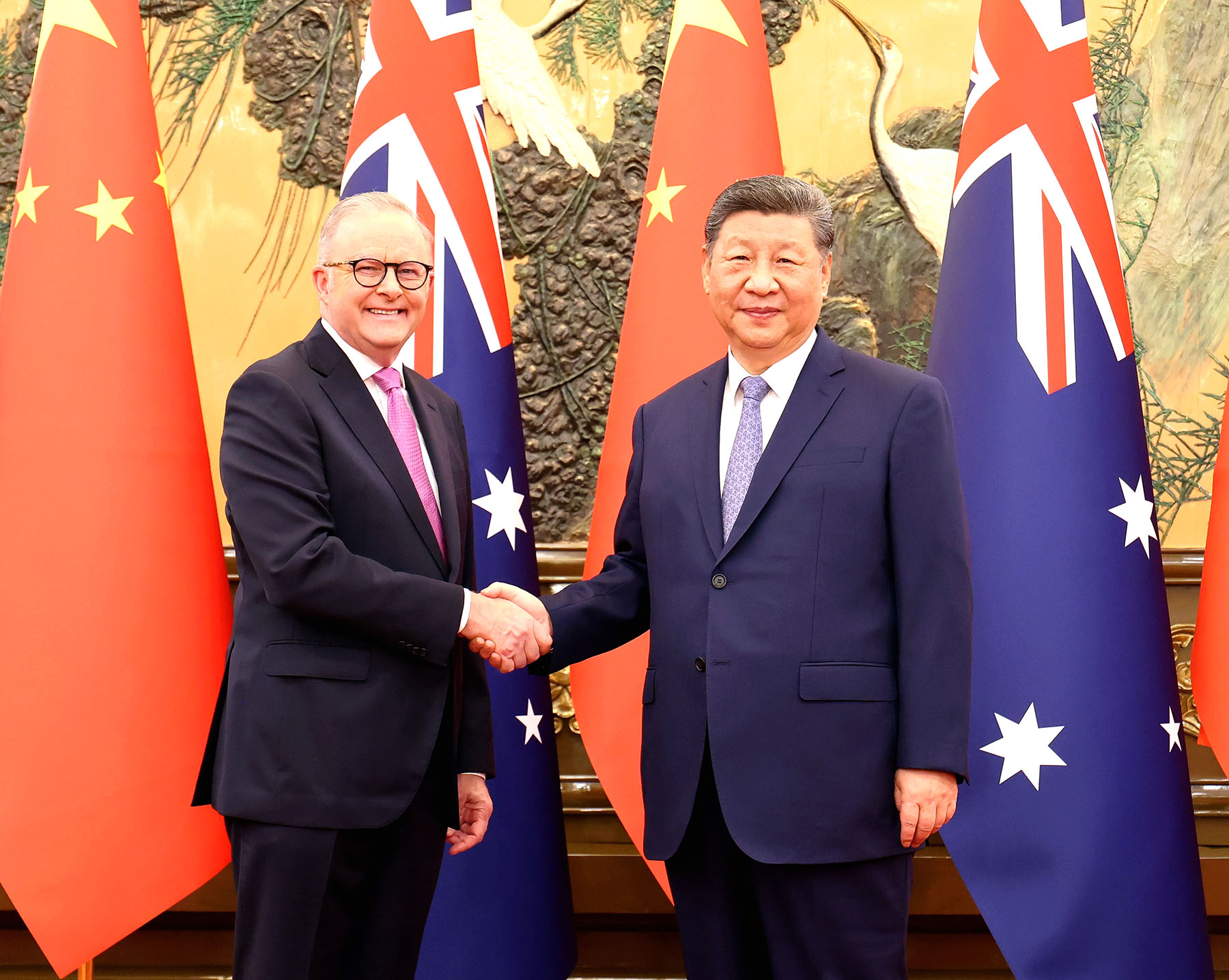 Xi Jinping shakes hands with visiting Australian Prime Minister Anthony Albanese 2025.jpg