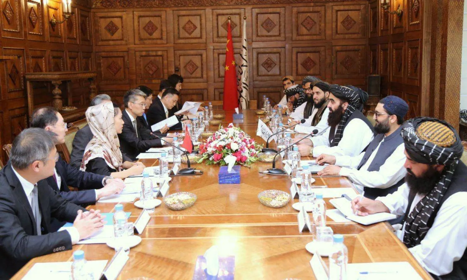 Acting Foreign Minister of Afghanistan Mawlawi Amir Khan Muttaqi (3-R) meets with Chinese officials  in Kabul, Afghanistan, 20 August 2025..png