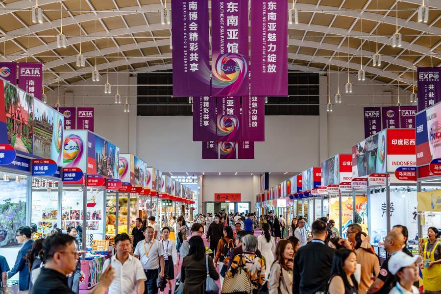 People visit the South Asia Pavilion during the 9th China-South Asia Expo in Kunming, southwest China Yunnan Province, June 19, 2025. (XinhuaHu Chao).jpg