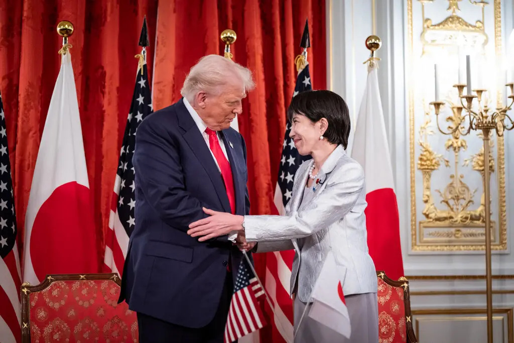 Prime Minister Sanae Takaichi of Japan welcomed U.S. President Donald Trump at Akasaka Palace in Tokyo, Japan, Oct. 28, 2025..jpg