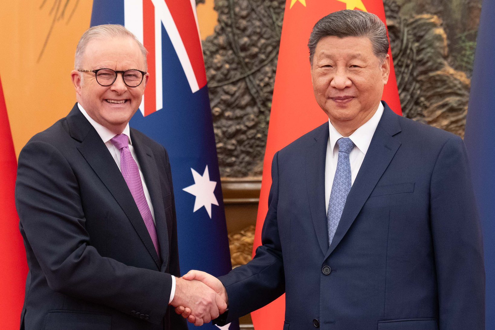 President Xi Jinping (right) meets with Australian Prime Minister Anthony Albanese in Beijing, China, July 15, 2025..jpg