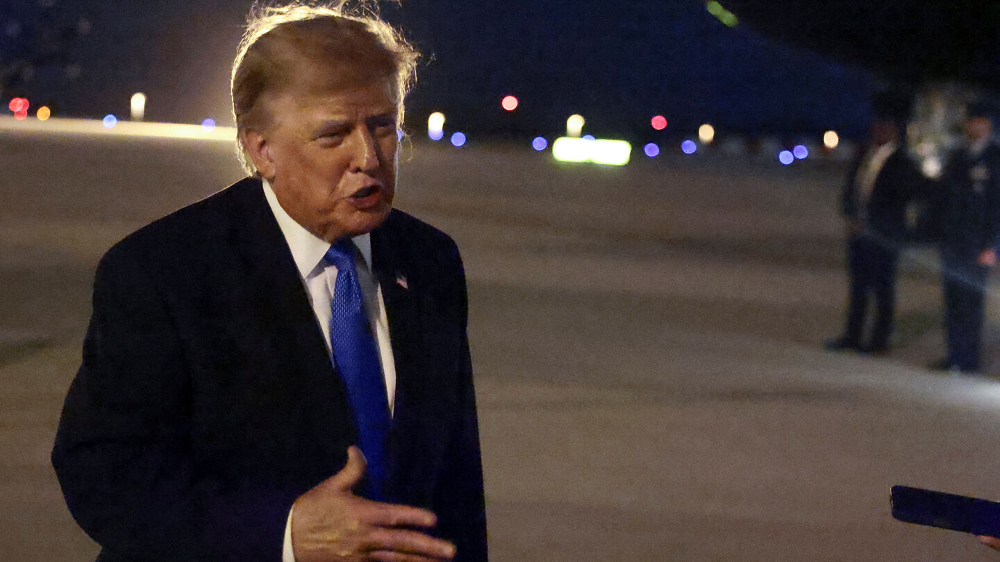 U.S. President Trump speaks to the media upon arrival at Los Angeles International Airport, August 4, 2026. (Photo REUTERS I Evelyn Hockstein).jpeg