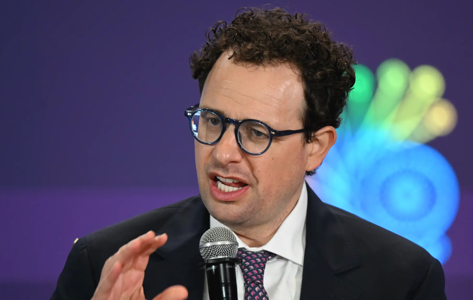 The CEO of Anthropic says the artificial-intelligence industry should slow its fast-moving development to give safety measures time to catch up..png