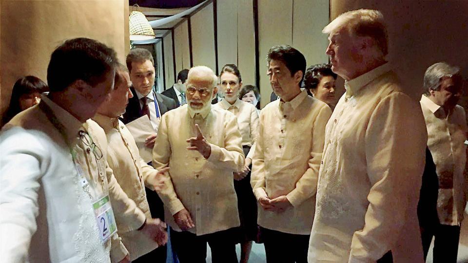 narendra-modi-in-manila_ca7d8ea8-c7bb-11e7-94e0-d13ec9d58666.jpg