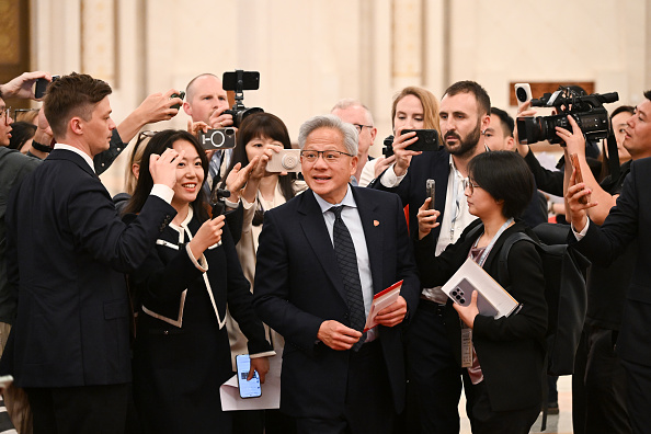 Is the global economy moving toward stability after years of fragmentation?