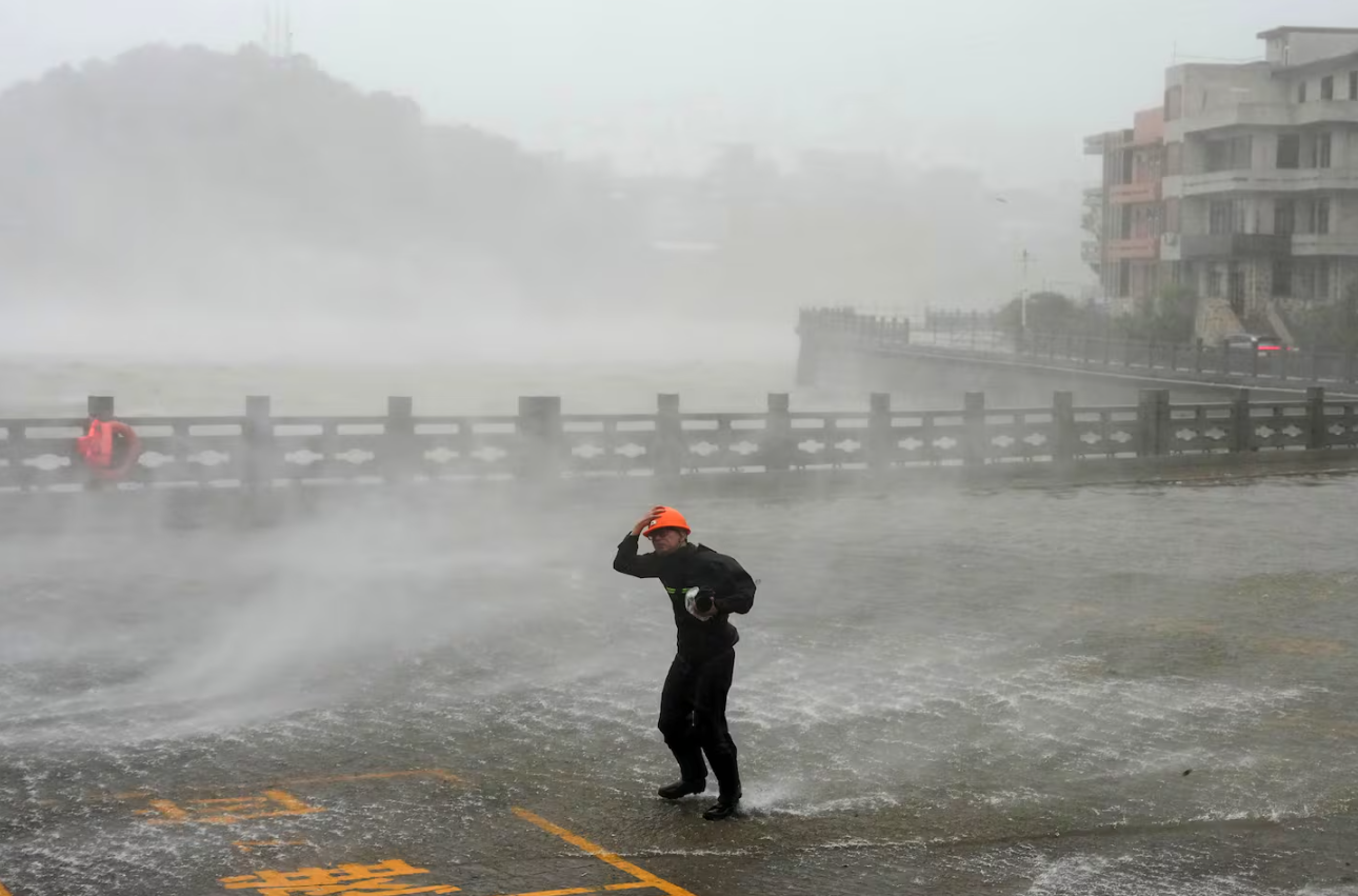How are China and the U.S. preparing for climate risk?